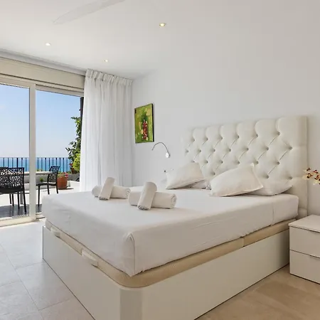Casa Violeta - Sea View, Terrace & Parking